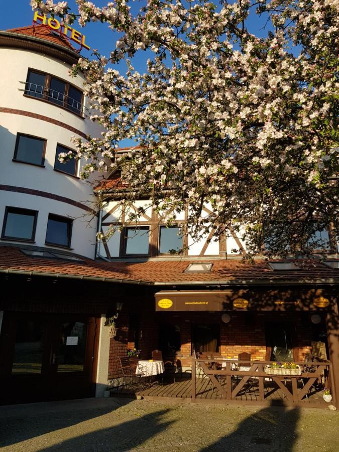 Amadeus Hotel Zielona Gora Esterno foto