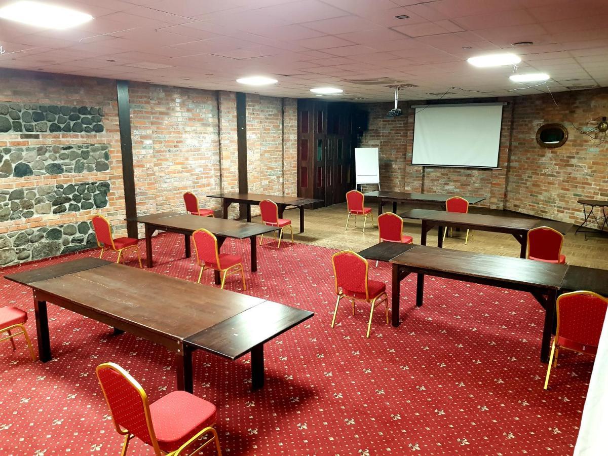 Amadeus Hotel Zielona Gora Esterno foto
